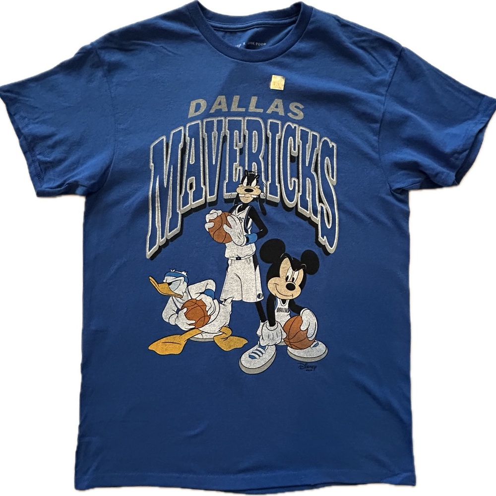 Dallas Mavericks Disney Junk Food Mickey Donald Goofy Graphic Tee M